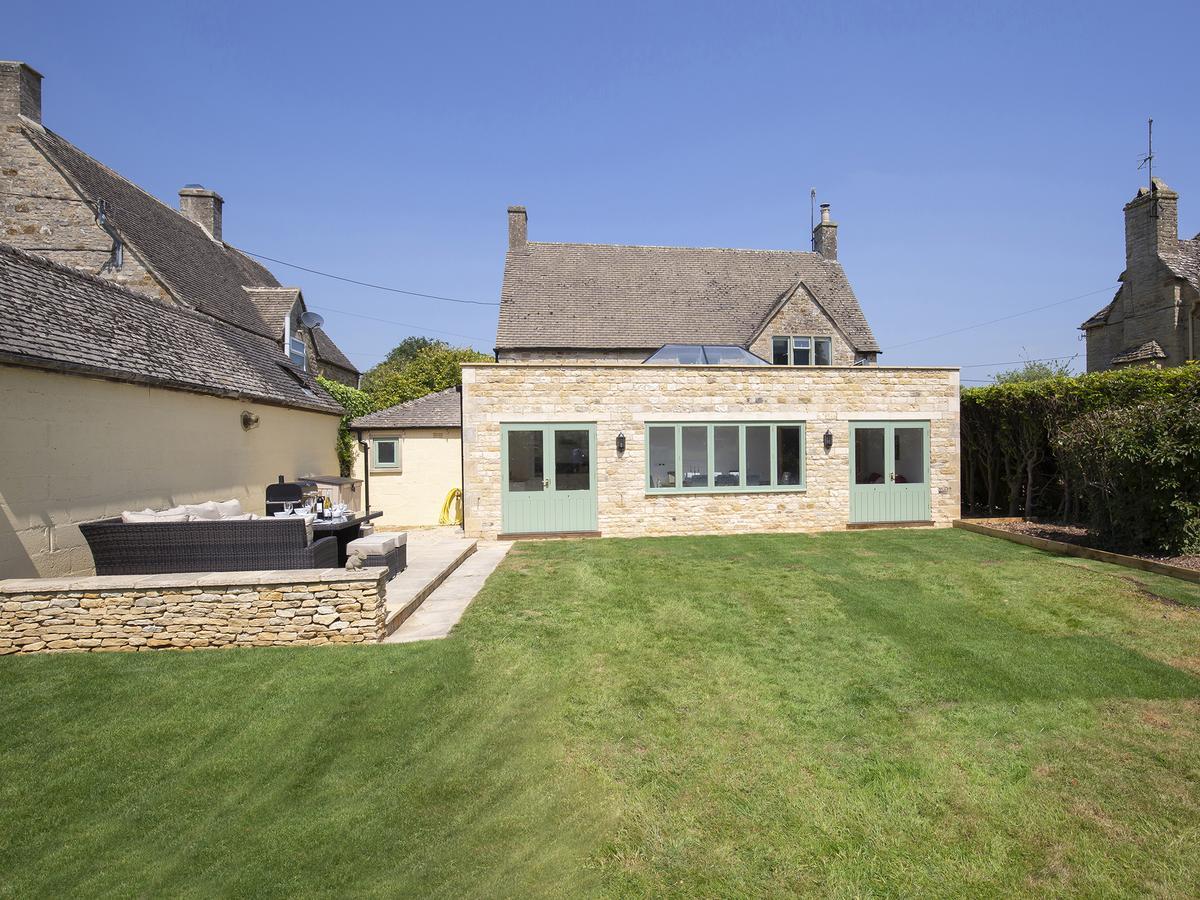 South Winds Villa Bourton-on-the-Water ภายนอก รูปภาพ