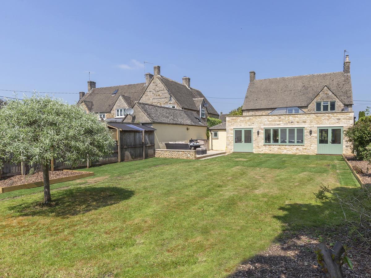 South Winds Villa Bourton-on-the-Water ภายนอก รูปภาพ